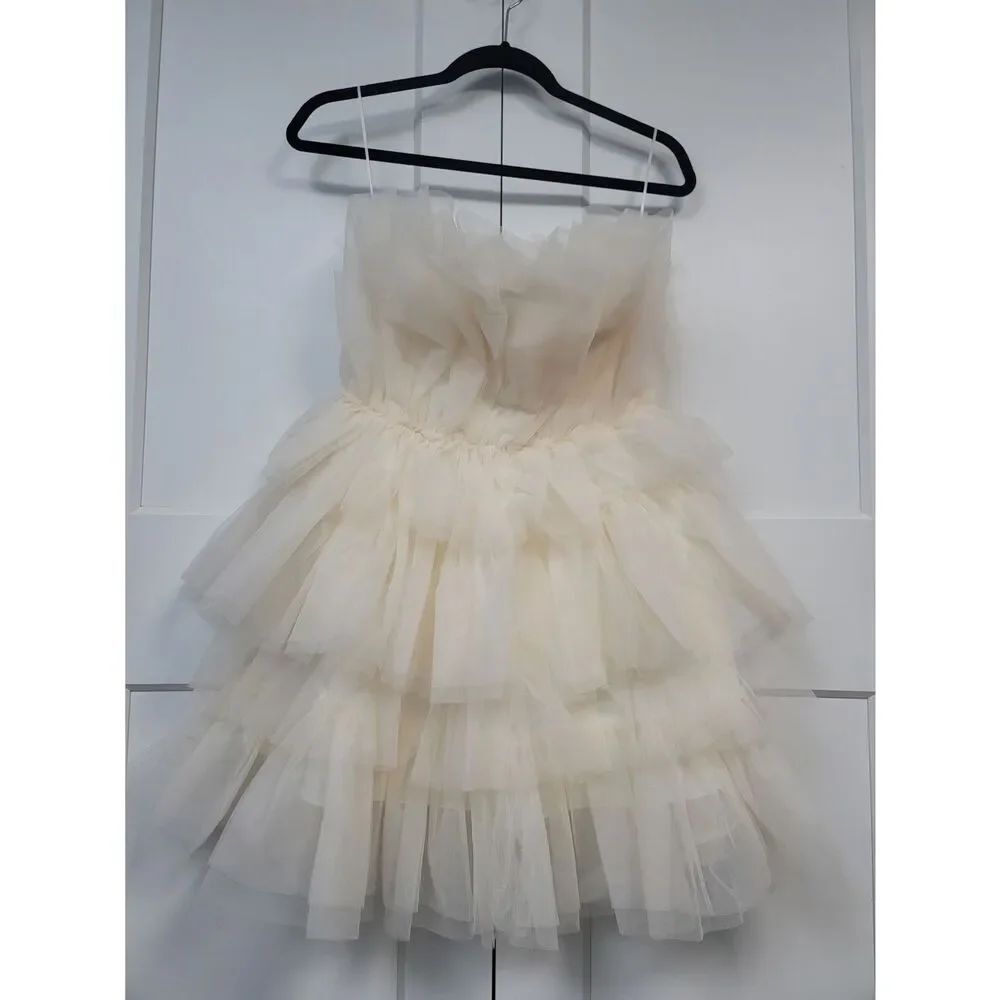 MISS LOLA Strapless Tiered Tulle Mini Dress in Cream Medium